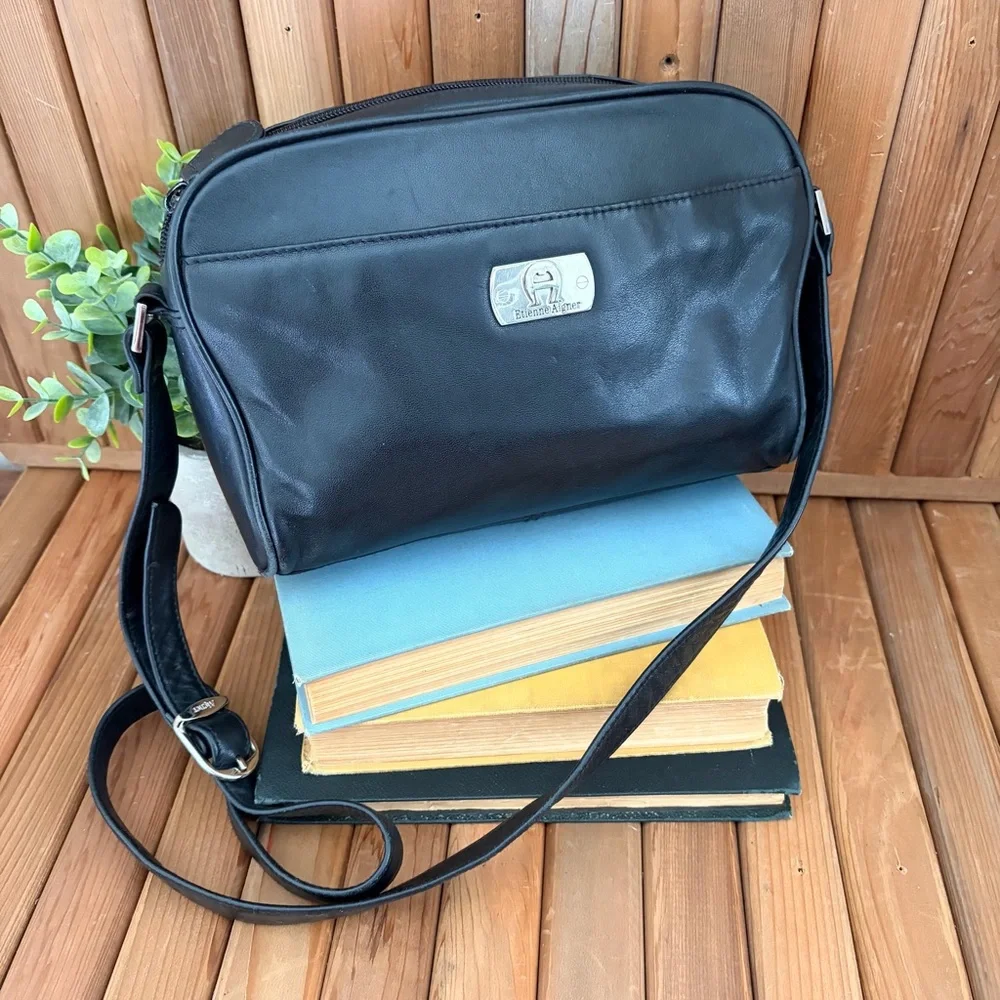 Vintage Etienne Aigner Black Leather Crossbody Bag Classic Minimalist Designer